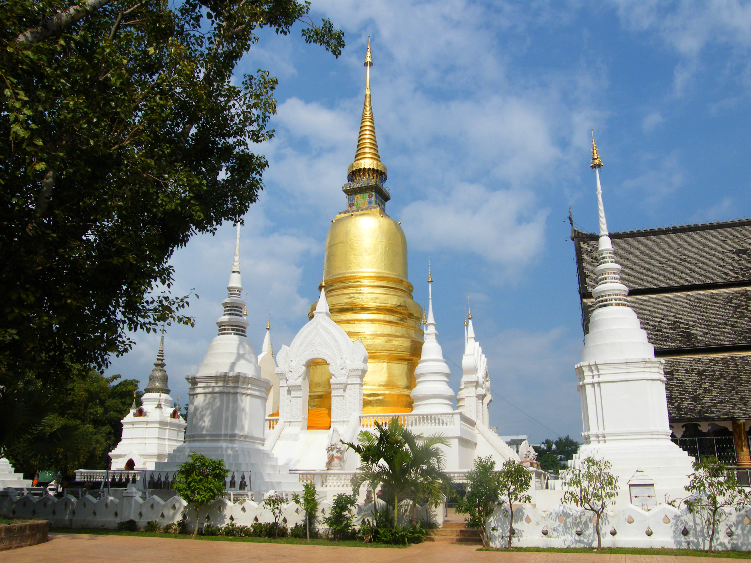 Храм Ват Суан Док	
