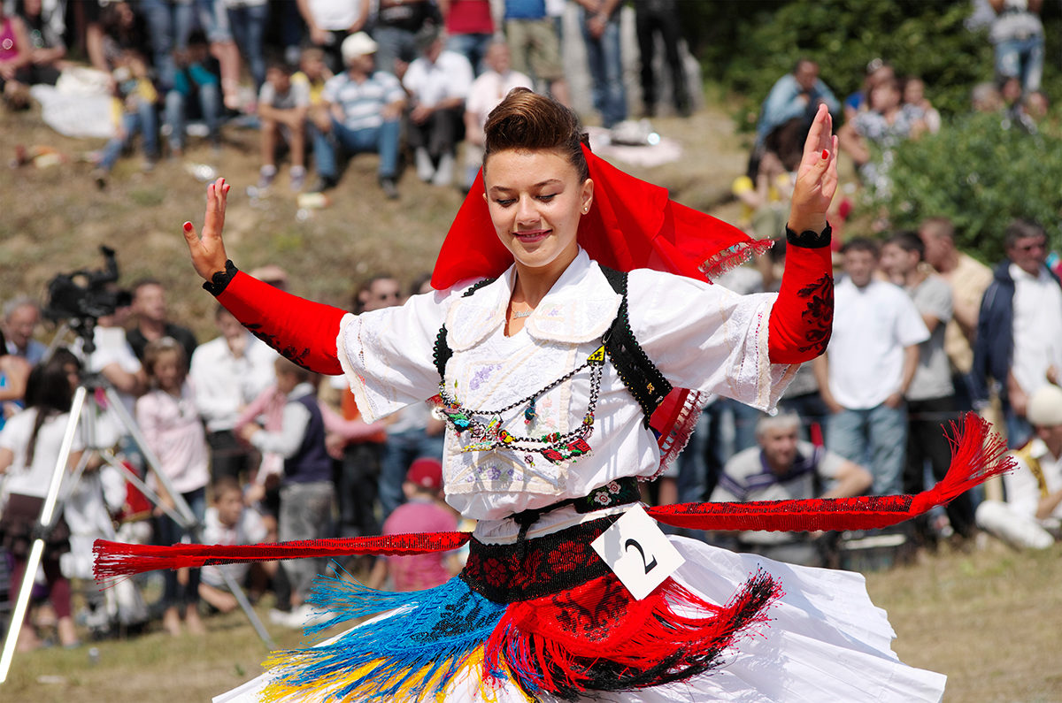 Женский национальный костюм, Албания