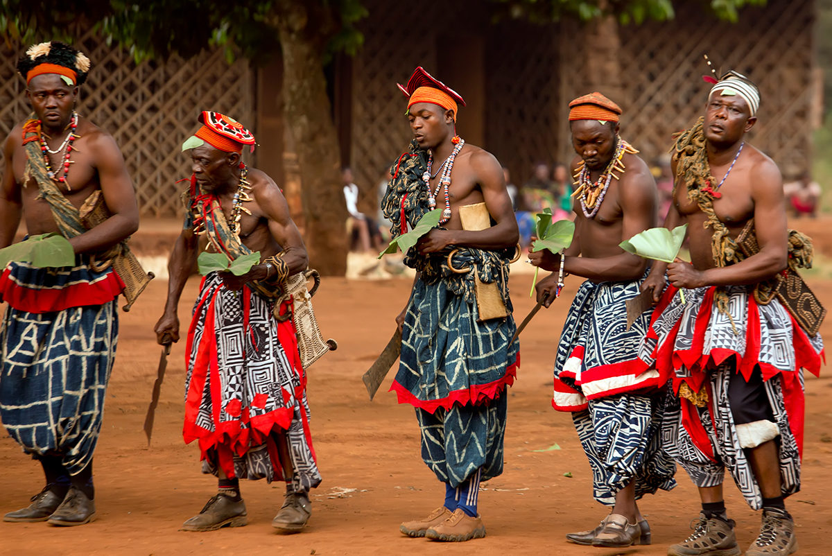 Своя культурная среда, Камерун