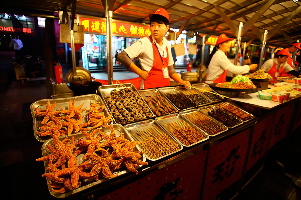 Ночной рынок Дунхуамэнь
