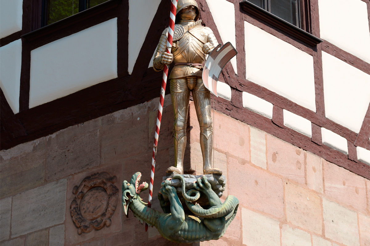 Скульптура Георгия Победоносца