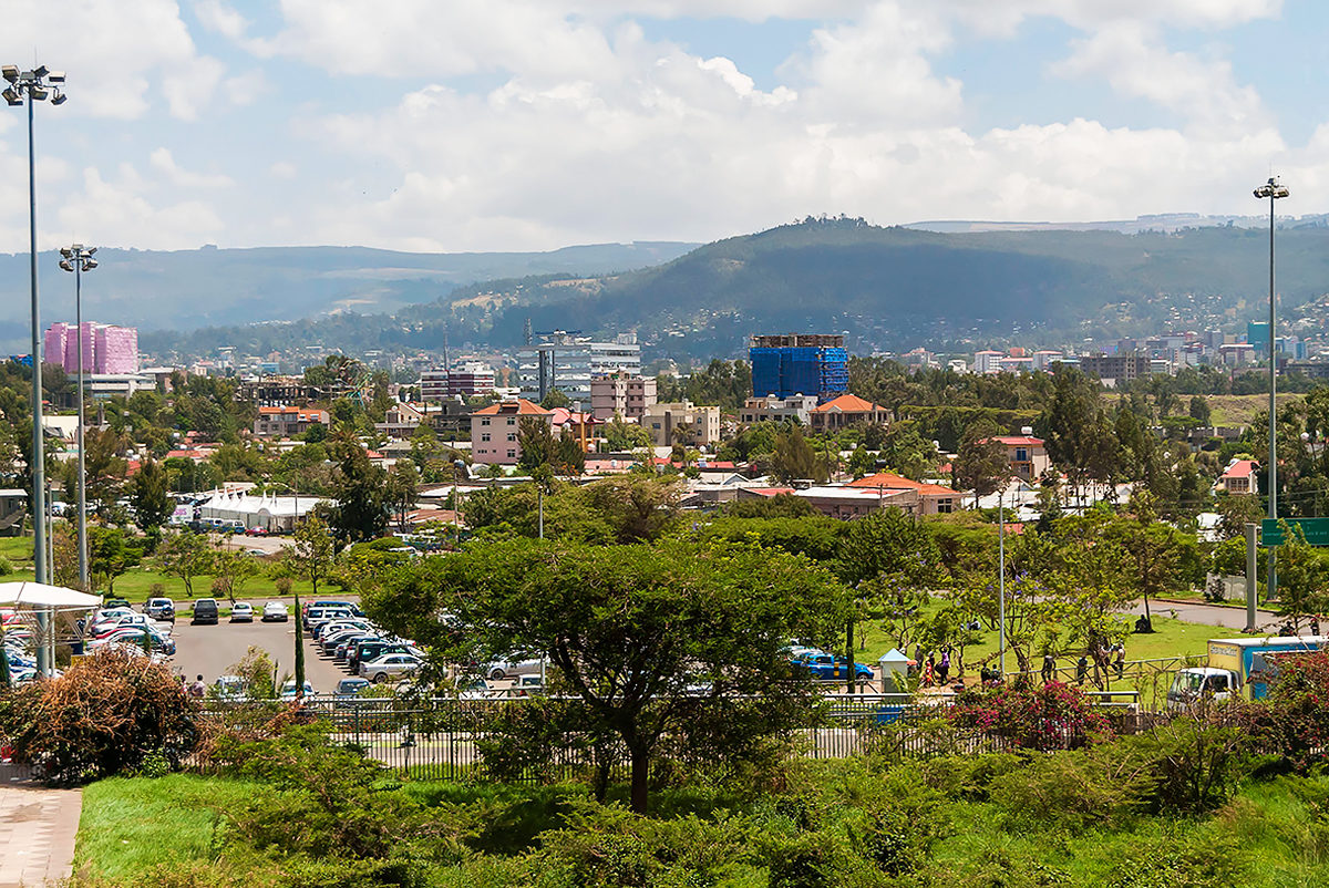 Вид на город с аэропорта Аддис-Абебы