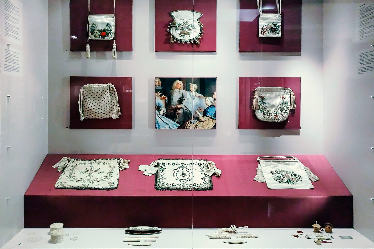 Музей сумок в Амстердаме. Музей сумок в Японии. Выставка сумок в музее. Барсетка музей Пушкинский.
