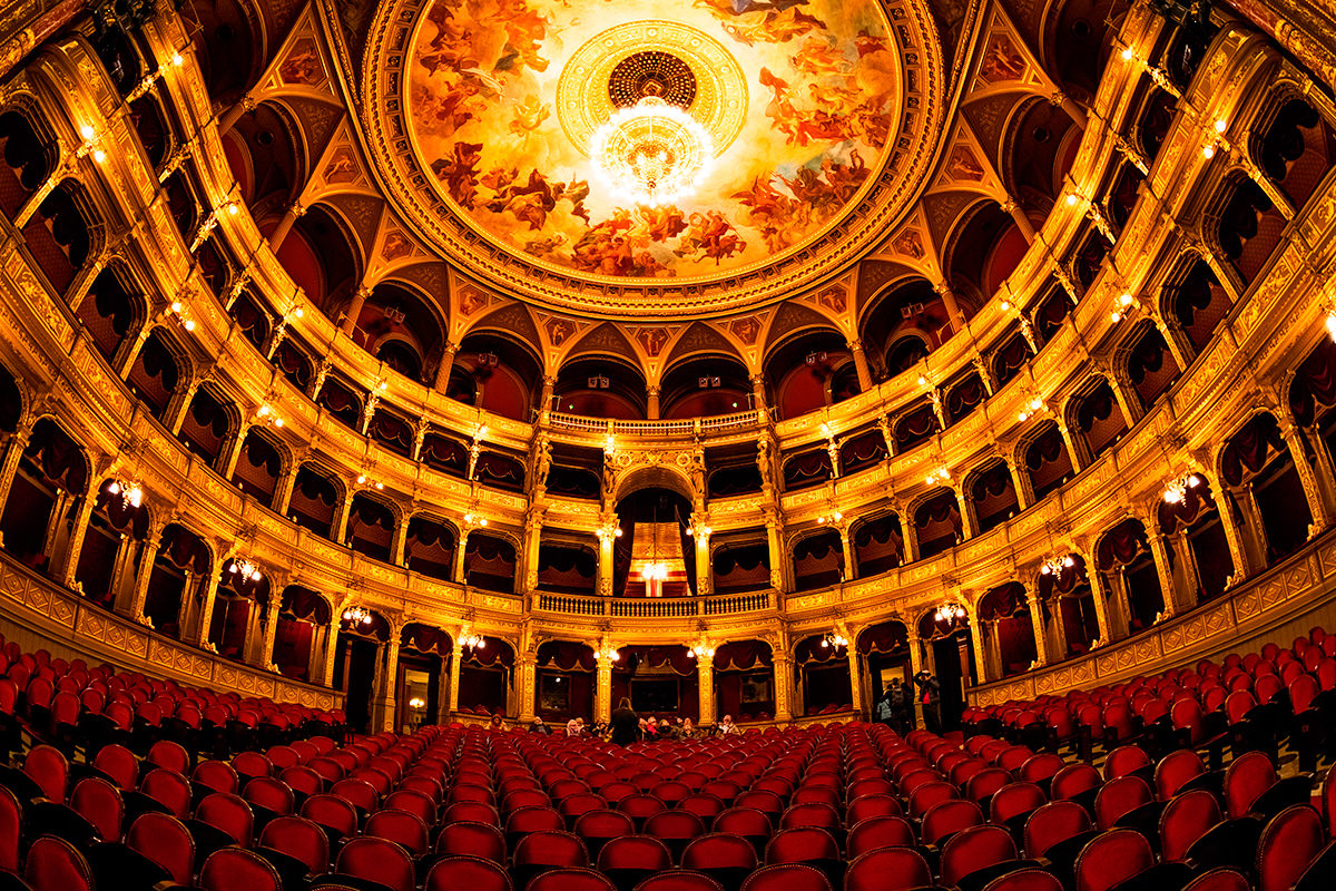 Венгерский государственный оперный театр-третий по лучшей акустике в Европе