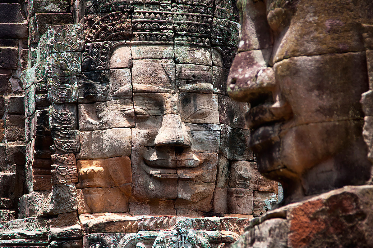Каменные росписи и скульптуры в Ангкор-Ват