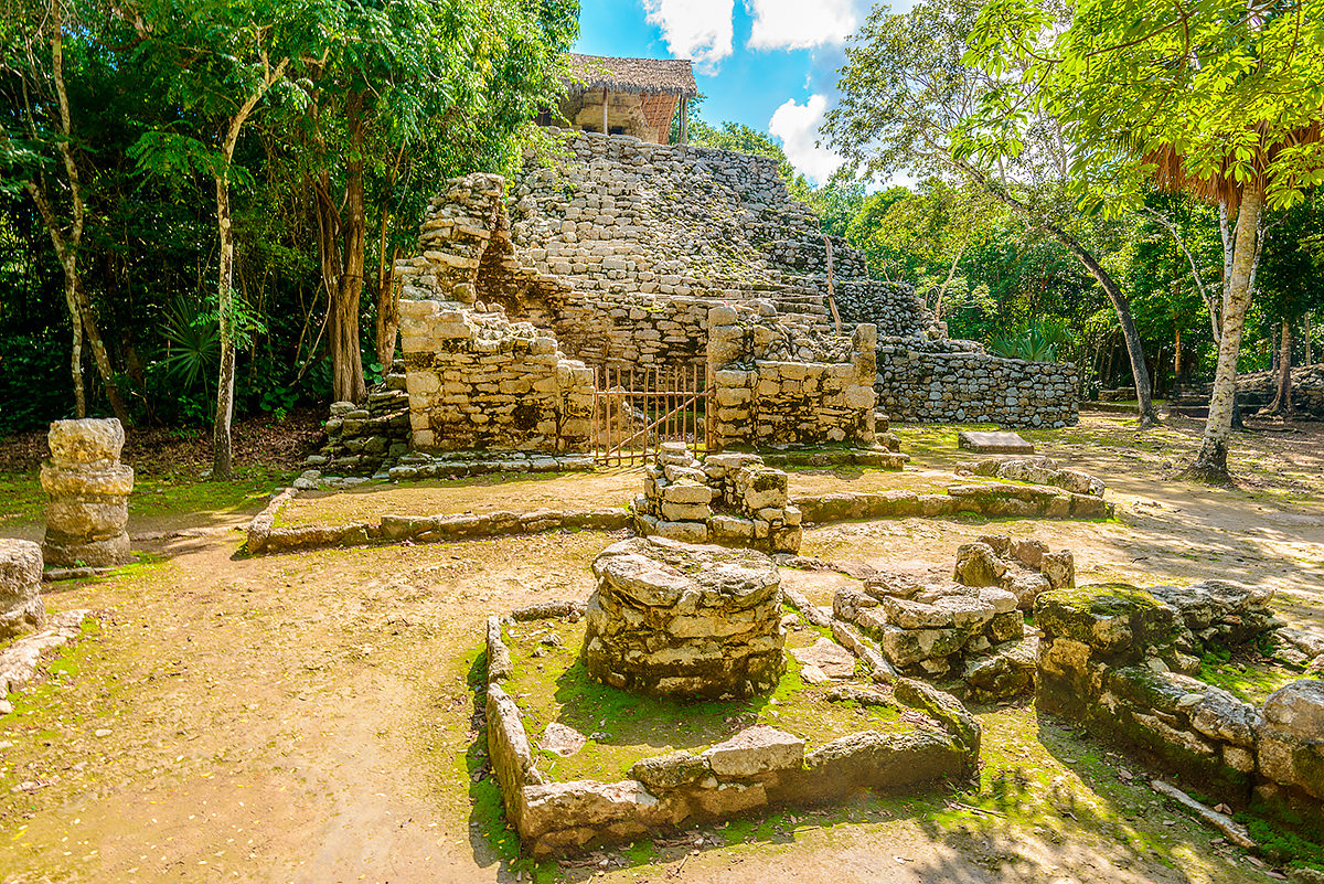 Коба | поселение, племя майя,Чичен-Ица, полуостров Юкатан, ритуальные постройки, двадцать стелл, пирамида Эль Кастийо | Мексика | Канкун