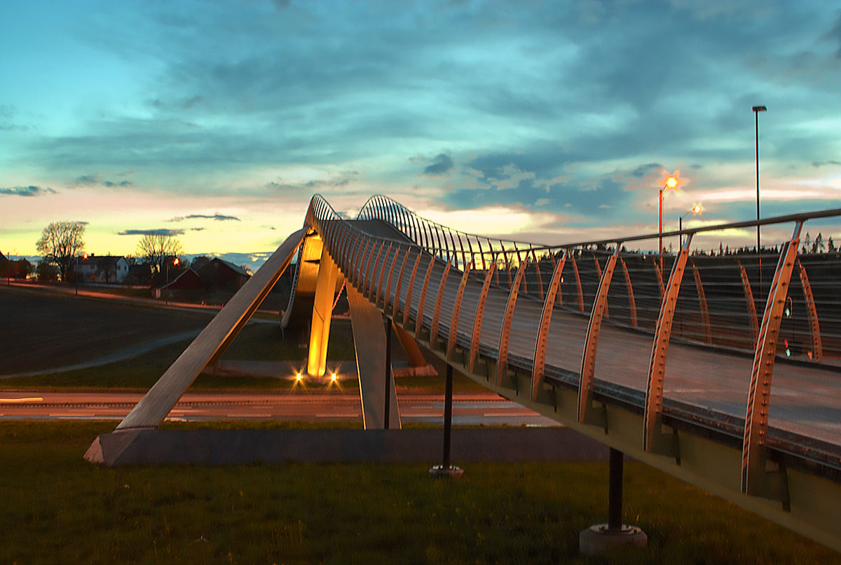 Мост Леонардо, в вечернее время