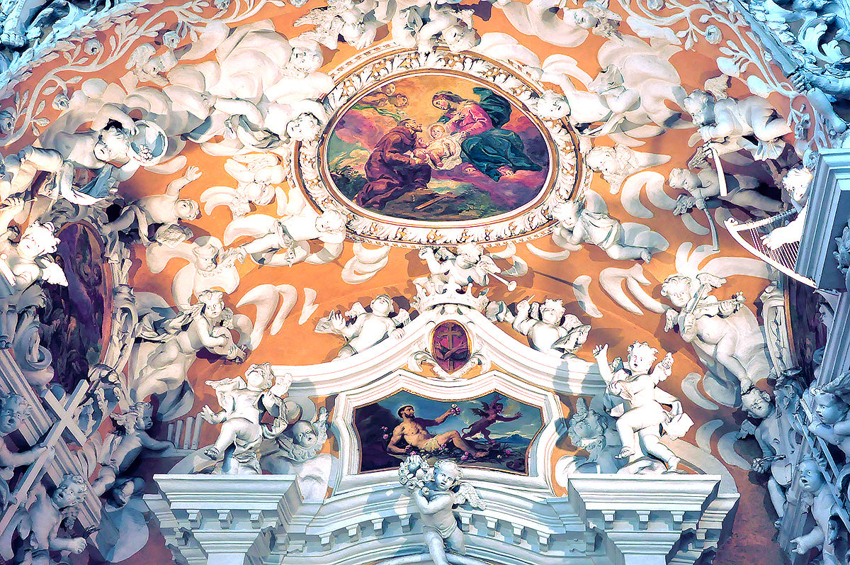 Фрагмент интерьера Францисканской церкви