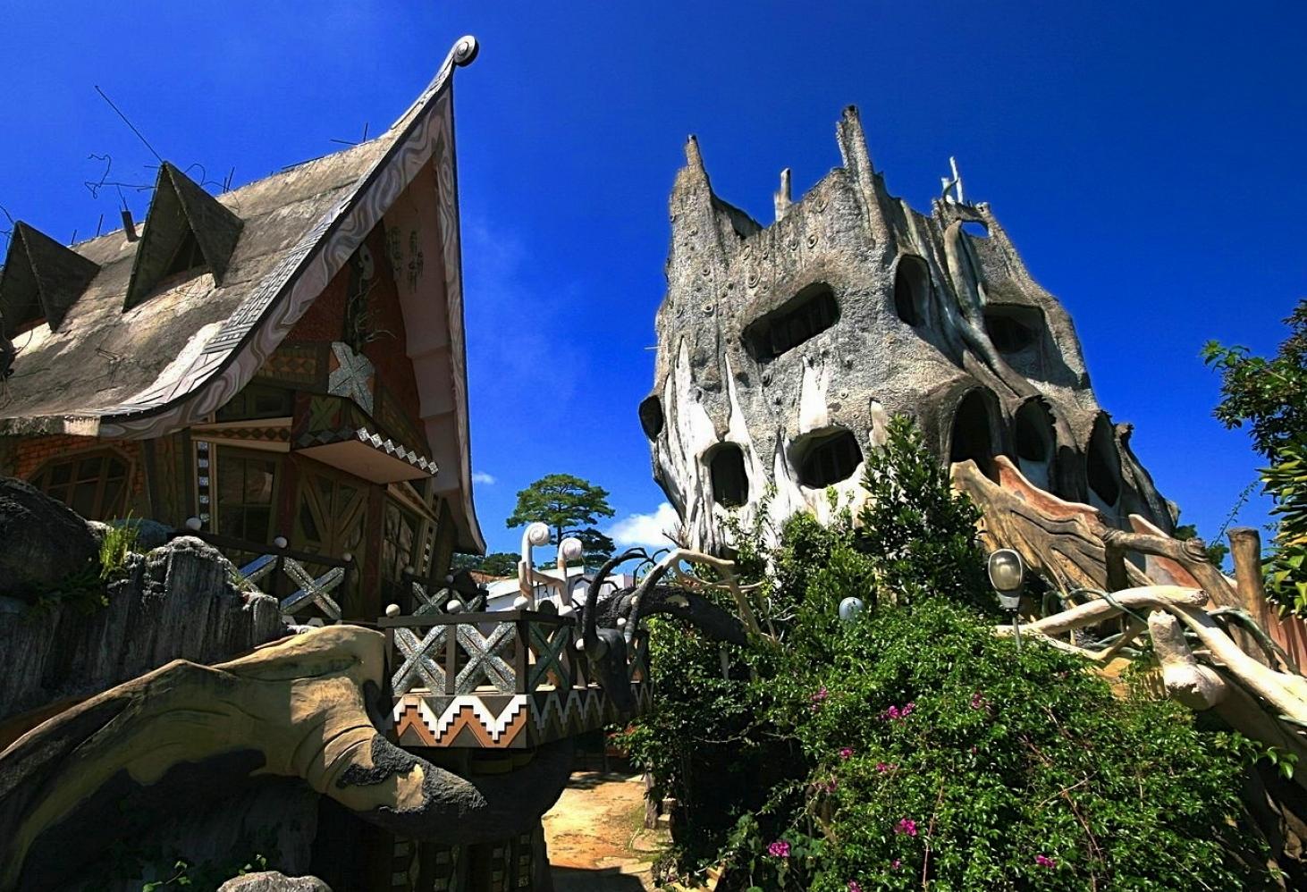 Hang Nga Guesthouse. Crazy-House во Вьетнаме
