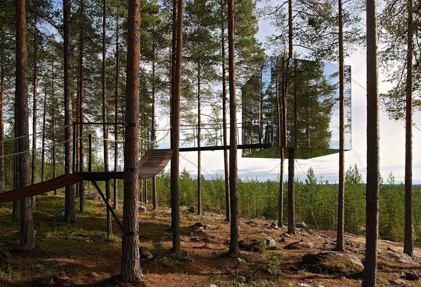 Tree Hotel ( TreeHotel ). Харадс. Северная Швеция. Отель на деревьях
