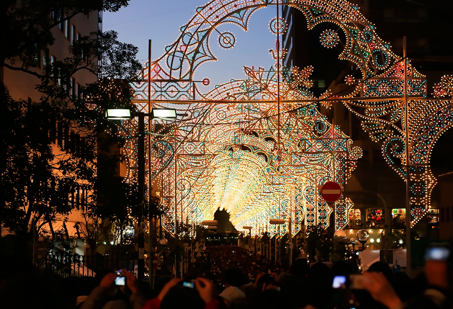 Фестиваль света в Кобе (Kobe Luminarie). начало декабря